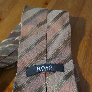 Hugo Boss Elegant Brown and Gold Striped Tie